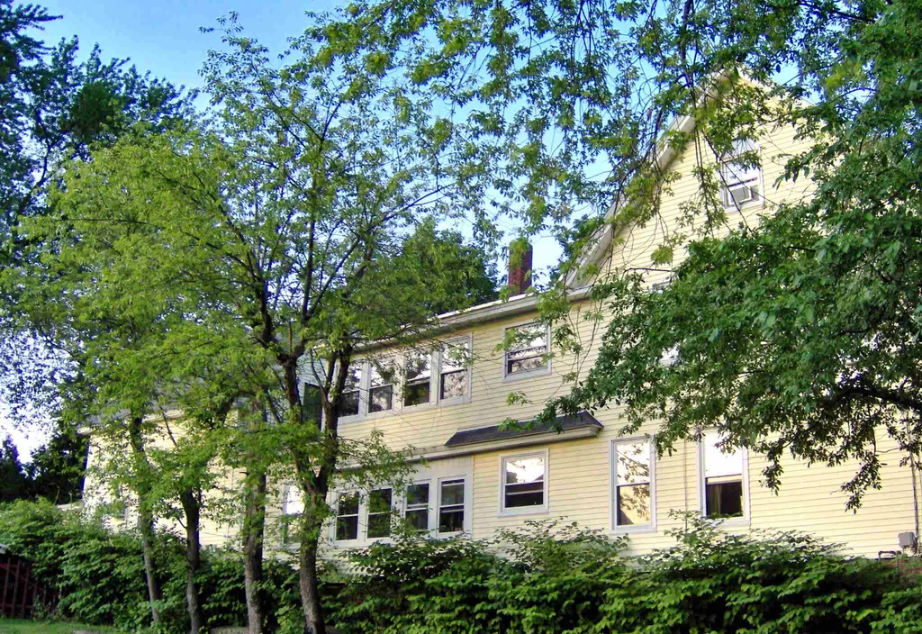 352 Lowell Street Manchester NH 03104