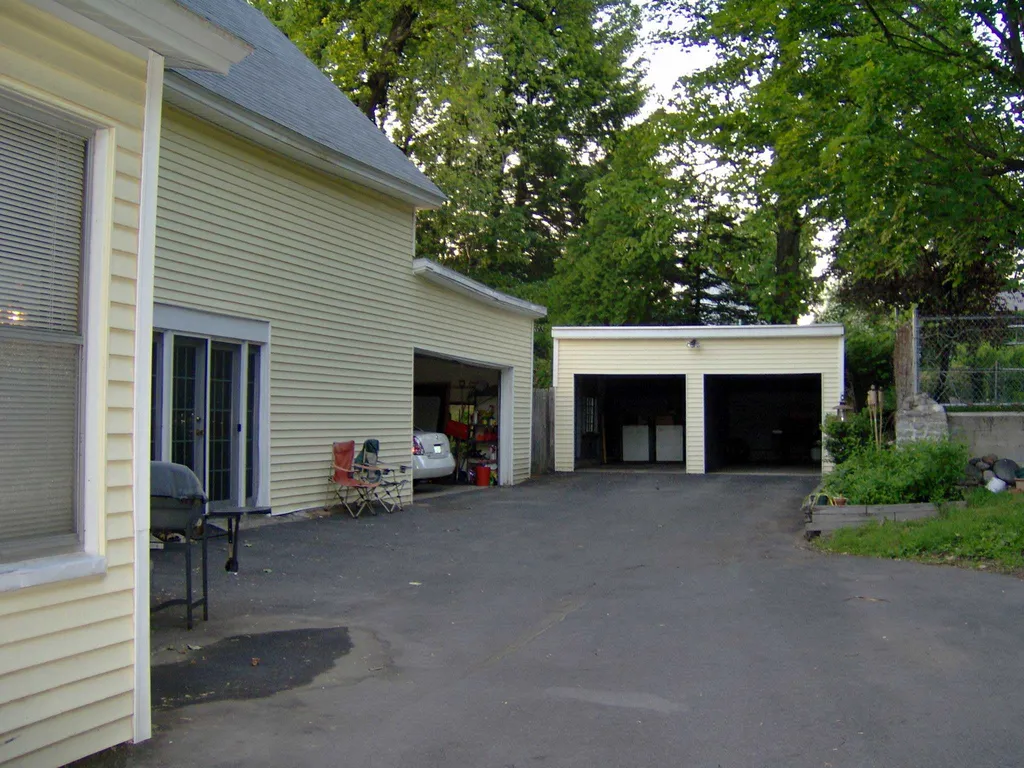352 Lowell Street Manchester NH 03104