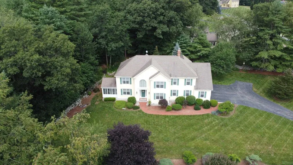 57 Mcafee Farm Road Bedford NH 03110