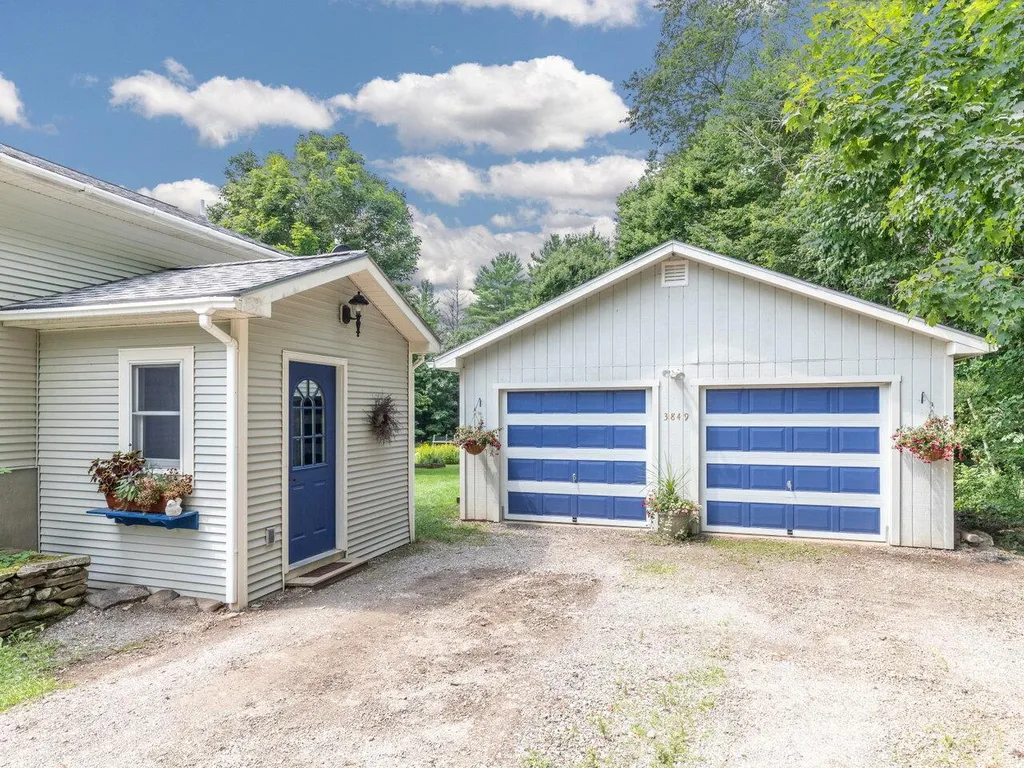 3849 North 116 Road Bristol VT 05443