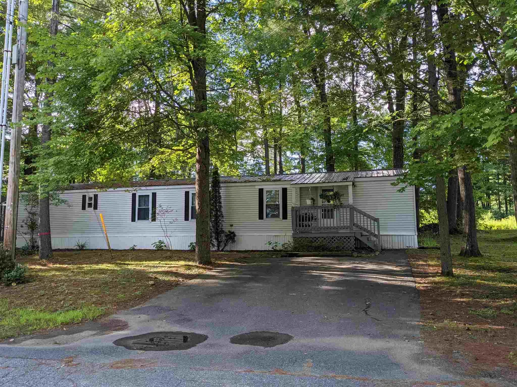 65 Mccusker Place Claremont NH 03743