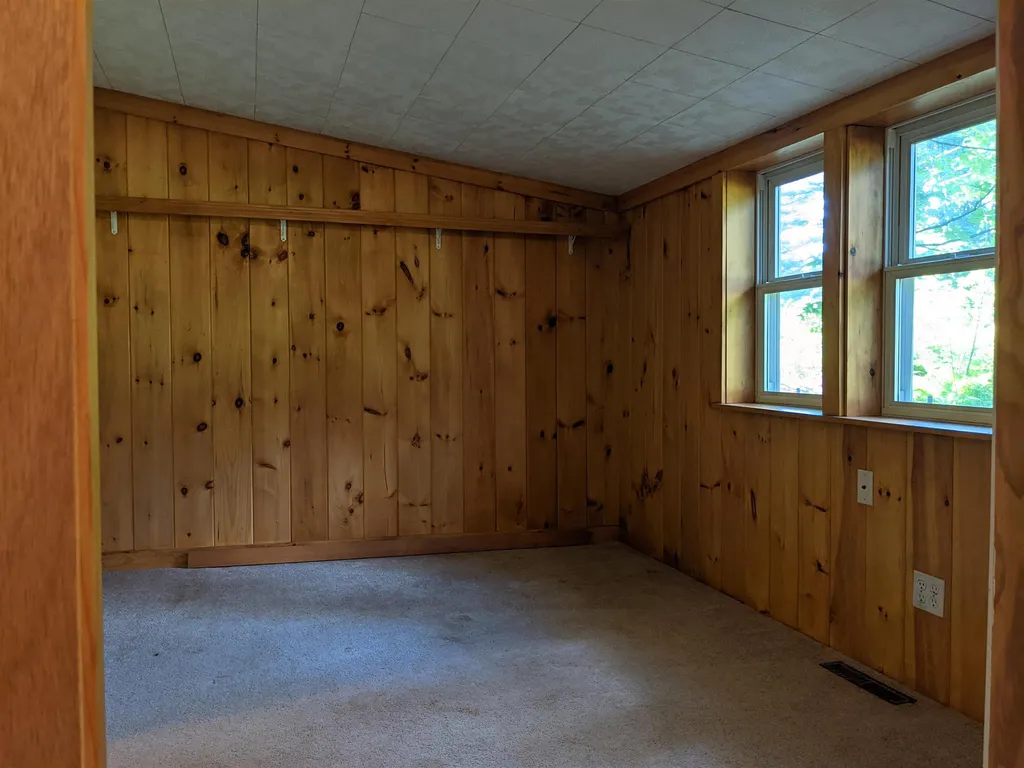 65 Mccusker Place Claremont NH 03743