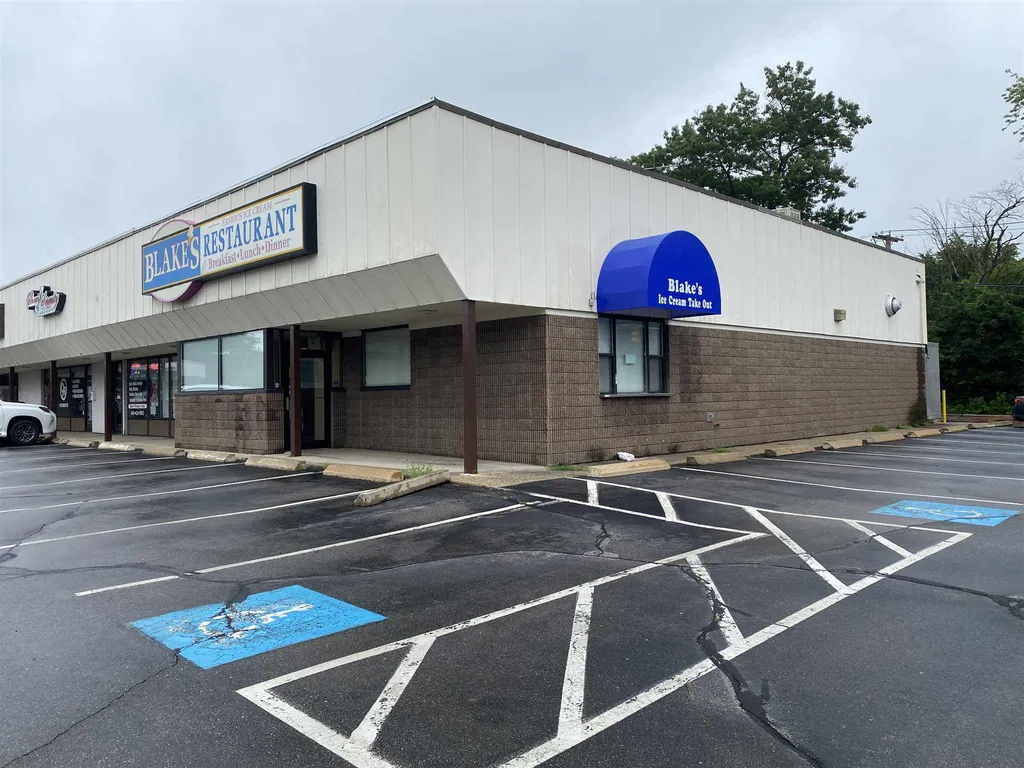 53 Hooksett Road Manchester NH 03104