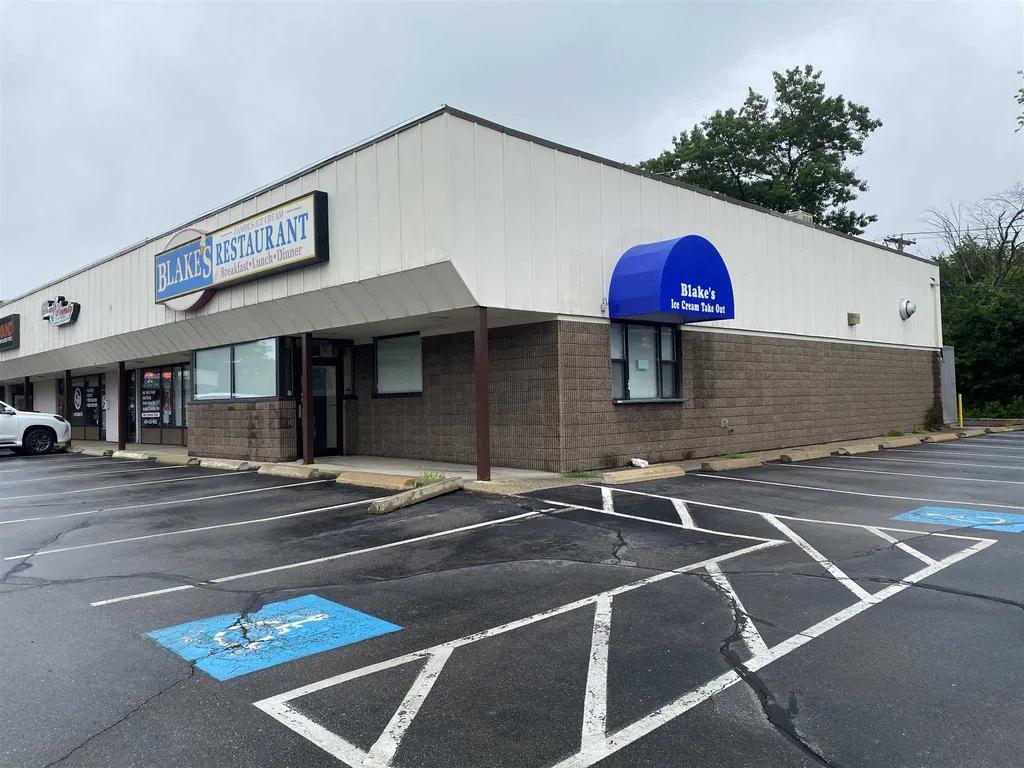 53 Hooksett Road Manchester NH 03104