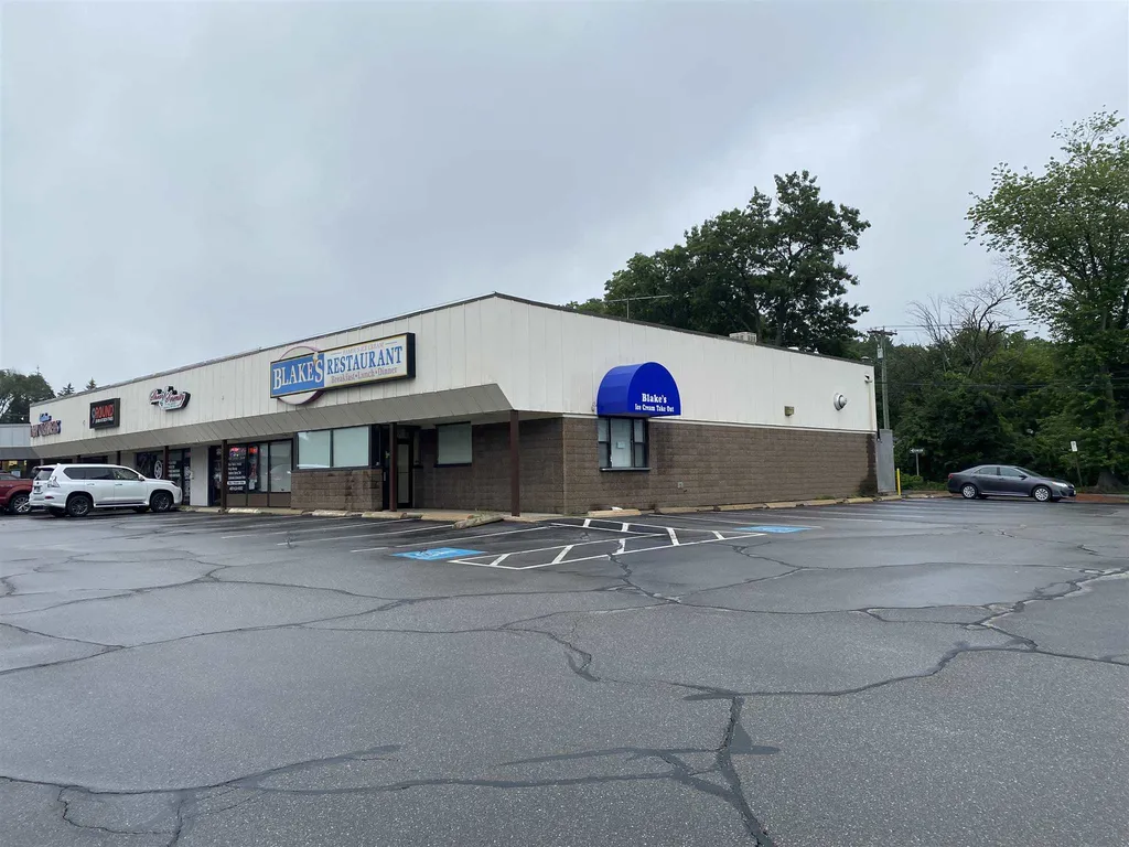 53 Hooksett Road Manchester NH 03104