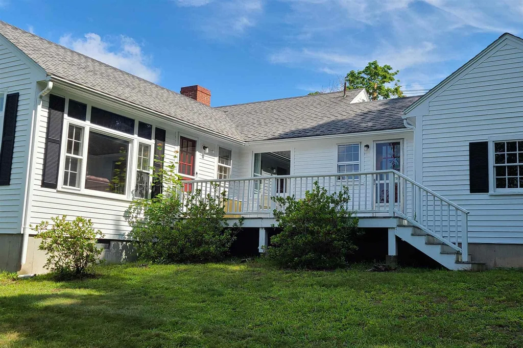 234 North Main Street Wolfeboro NH 03894