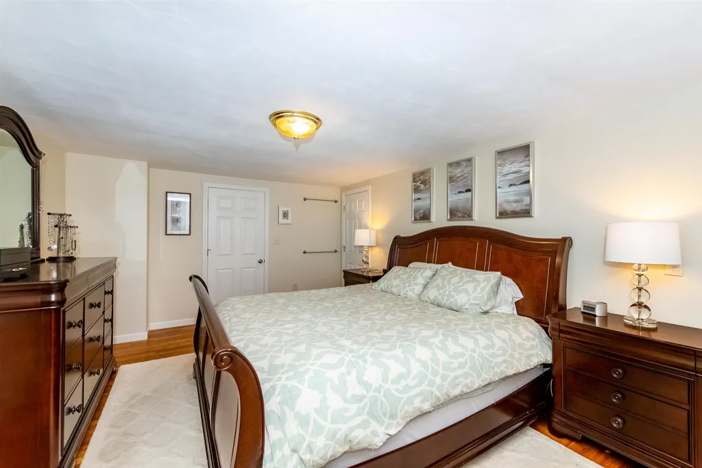 11 Grandview Terrace North Hampton NH 03862