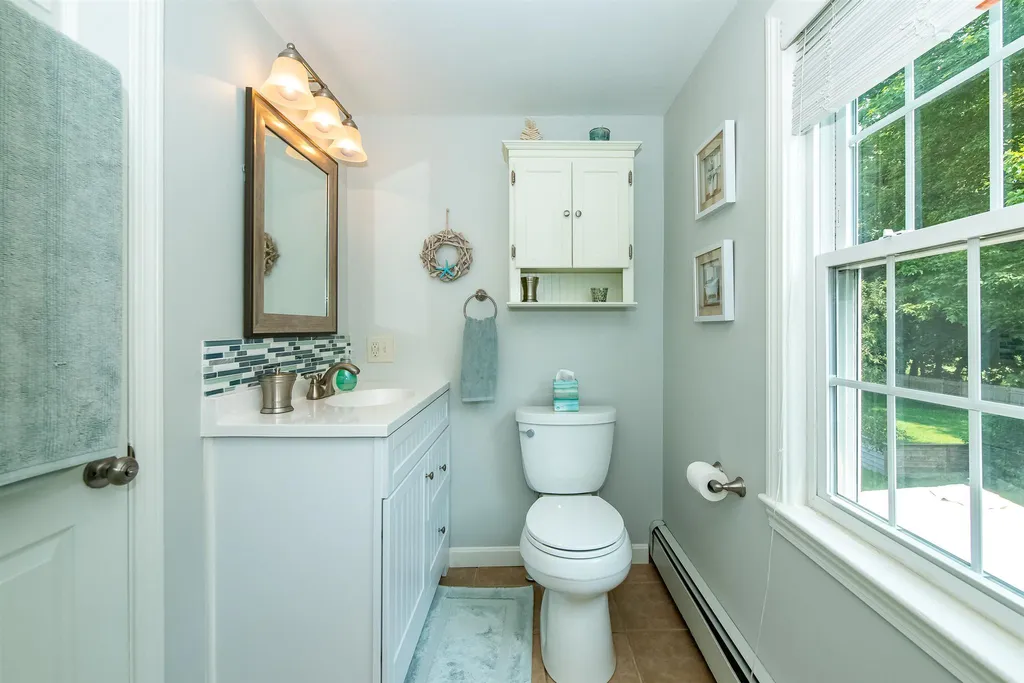 11 Grandview Terrace North Hampton NH 03862