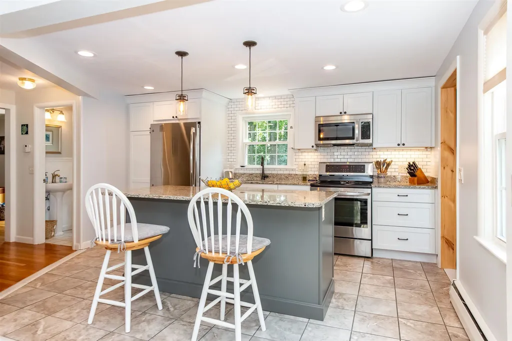 11 Grandview Terrace North Hampton NH 03862
