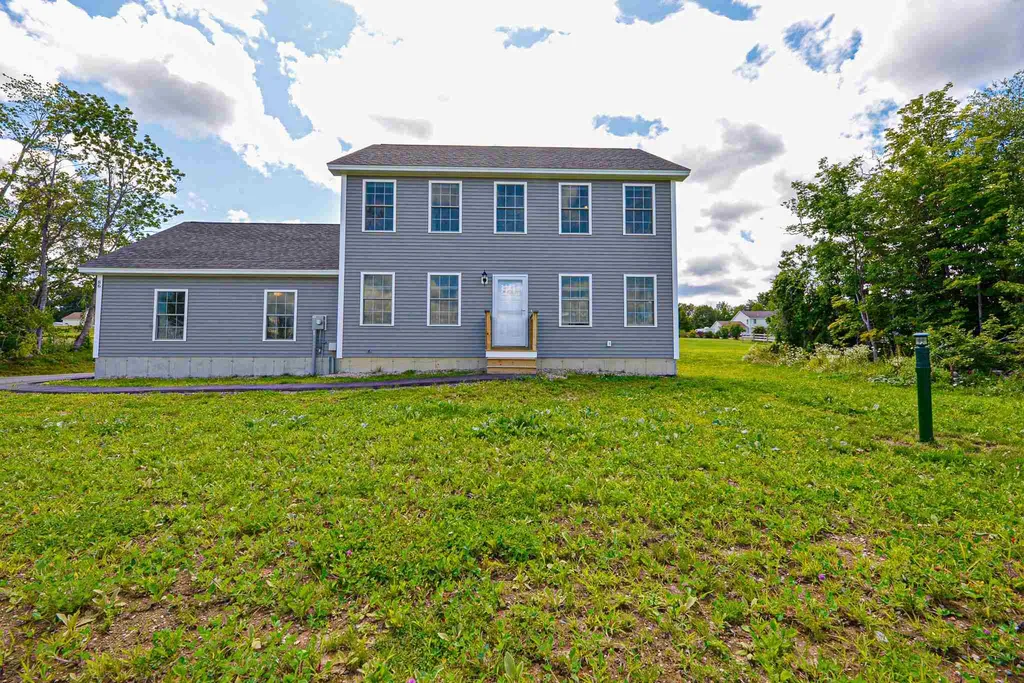 86 Richards Way Farmington NH 03835