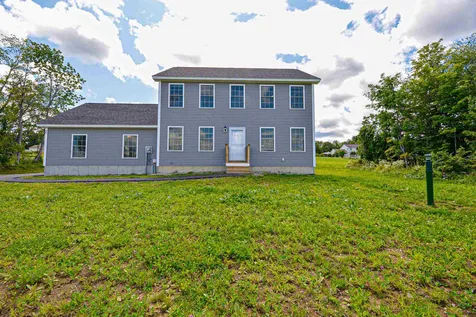 86 Richards Way Farmington NH 03835