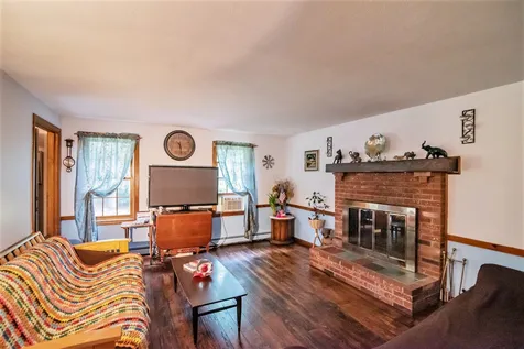 16 Hooke Road Fremont NH 03044