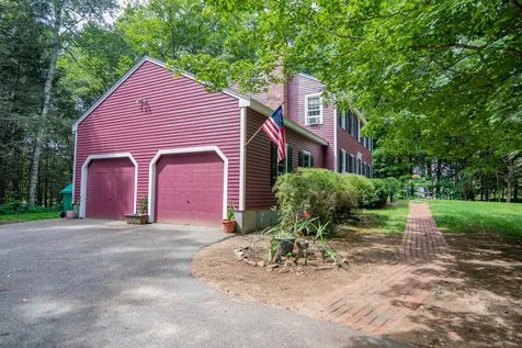 16 Hooke Road Fremont NH 03044
