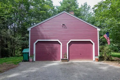 16 Hooke Road Fremont NH 03044