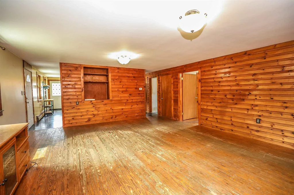 463 Chester Turnpike Candia NH 03034