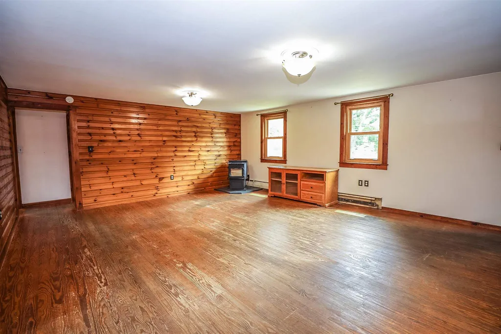 463 Chester Turnpike Candia NH 03034