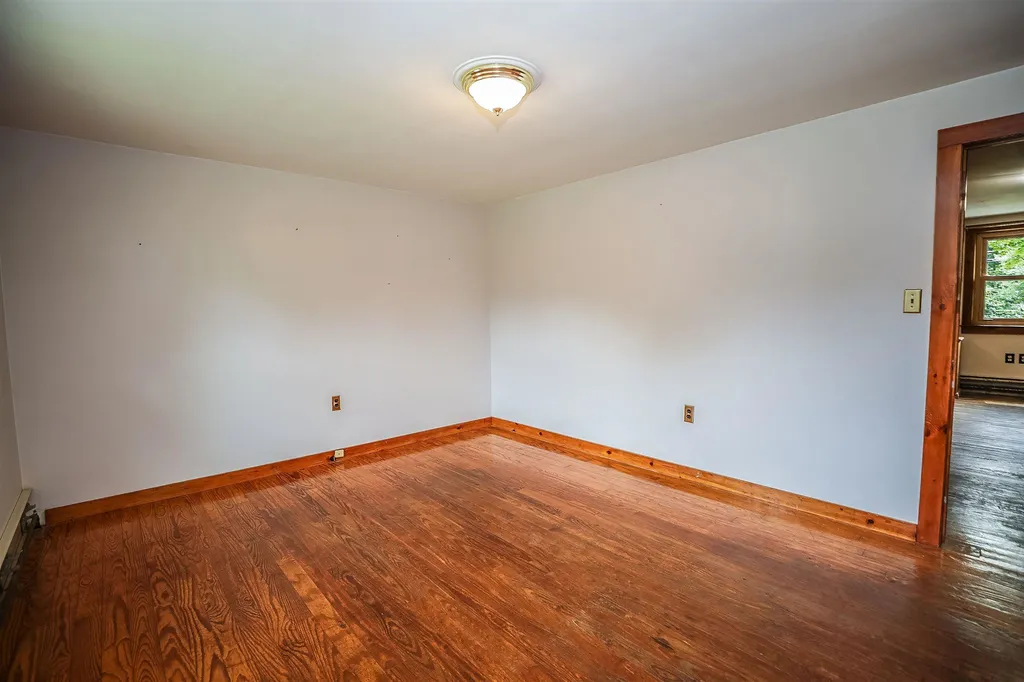 463 Chester Turnpike Candia NH 03034