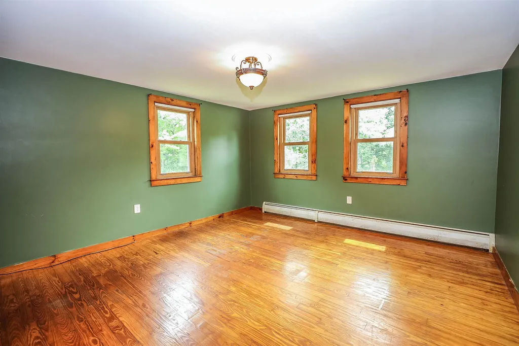 463 Chester Turnpike Candia NH 03034