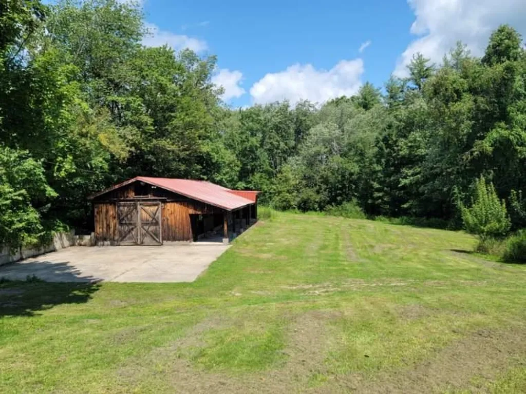 463 Chester Turnpike Candia NH 03034