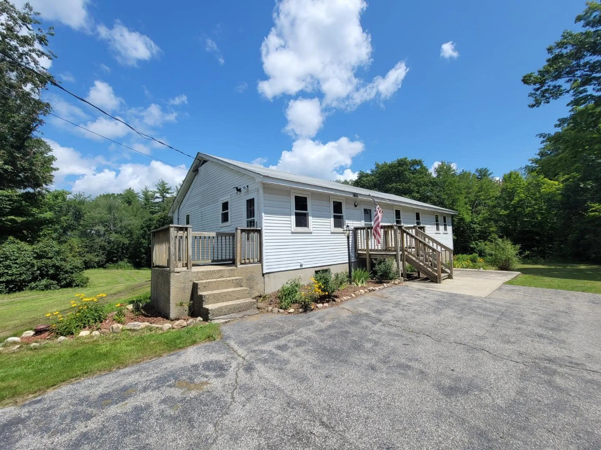 463 Chester Turnpike Candia NH 03034