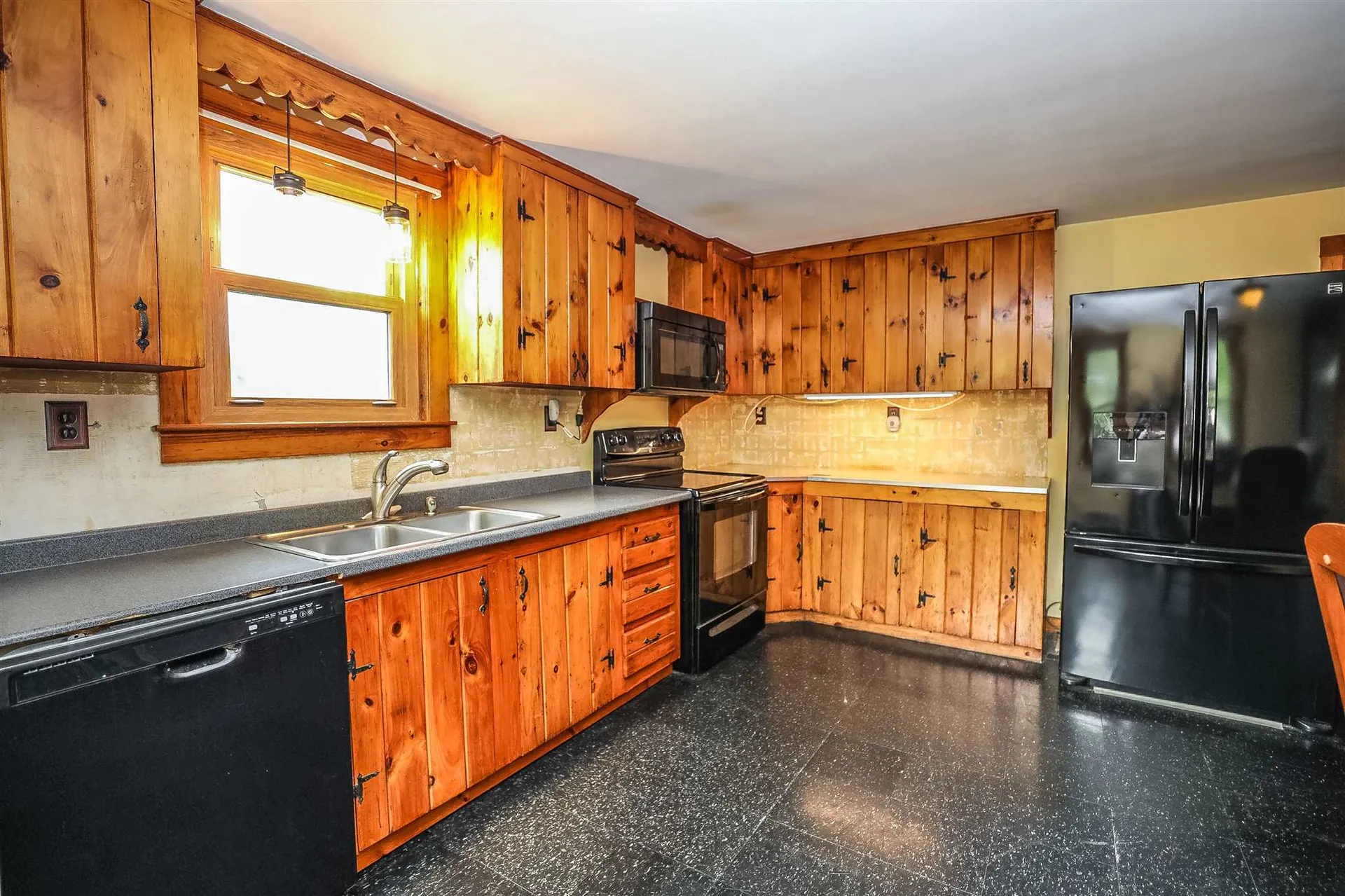 463 Chester Turnpike Candia NH 03034