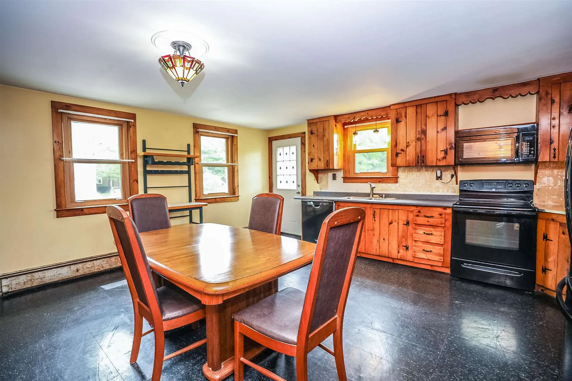 463 Chester Turnpike Candia NH 03034