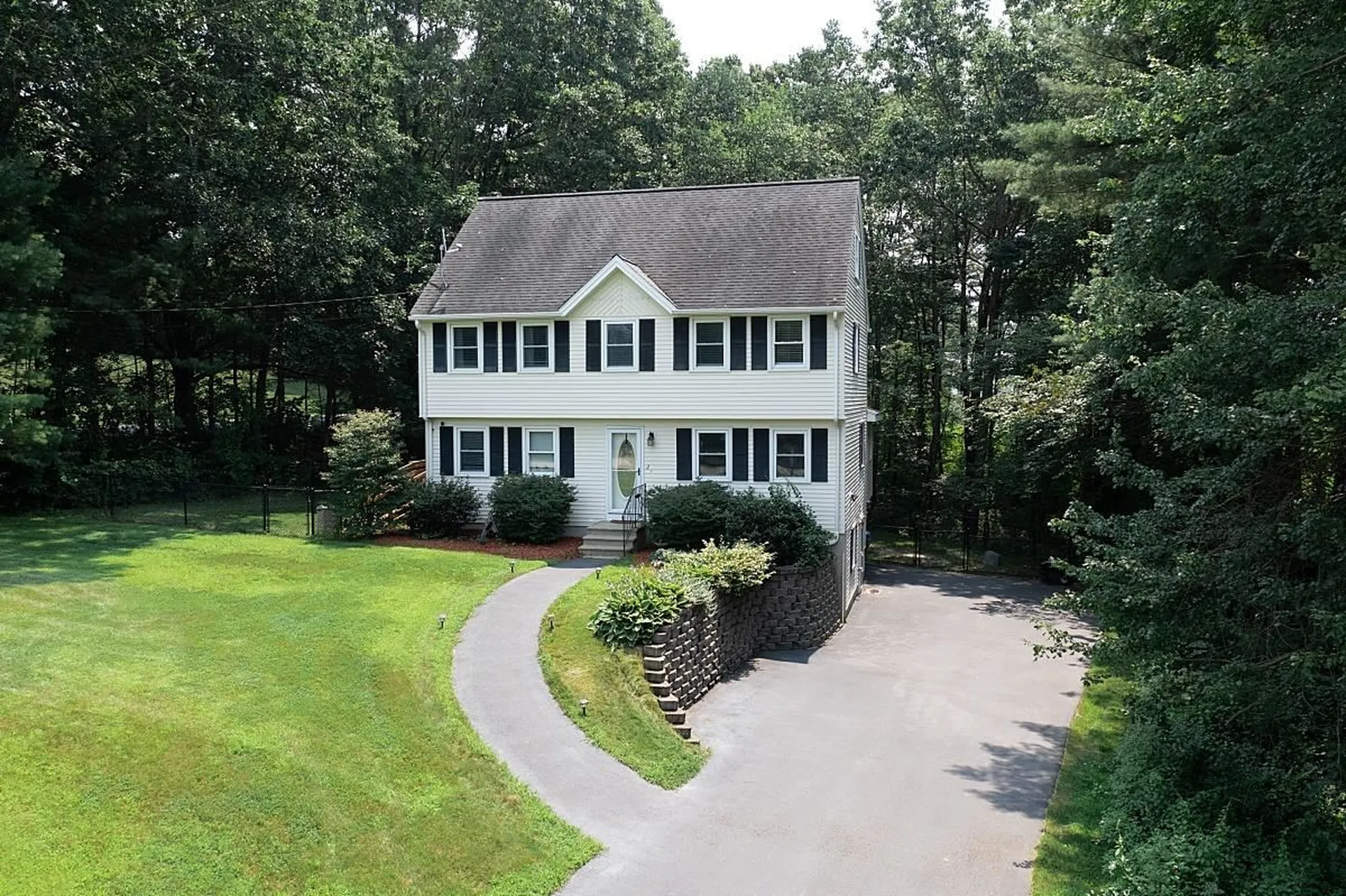 2 Nathaniel Drive Hudson NH 03051