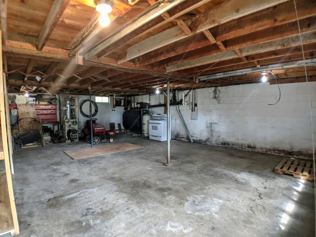 39 Nh Route 106 Gilmanton NH 03237