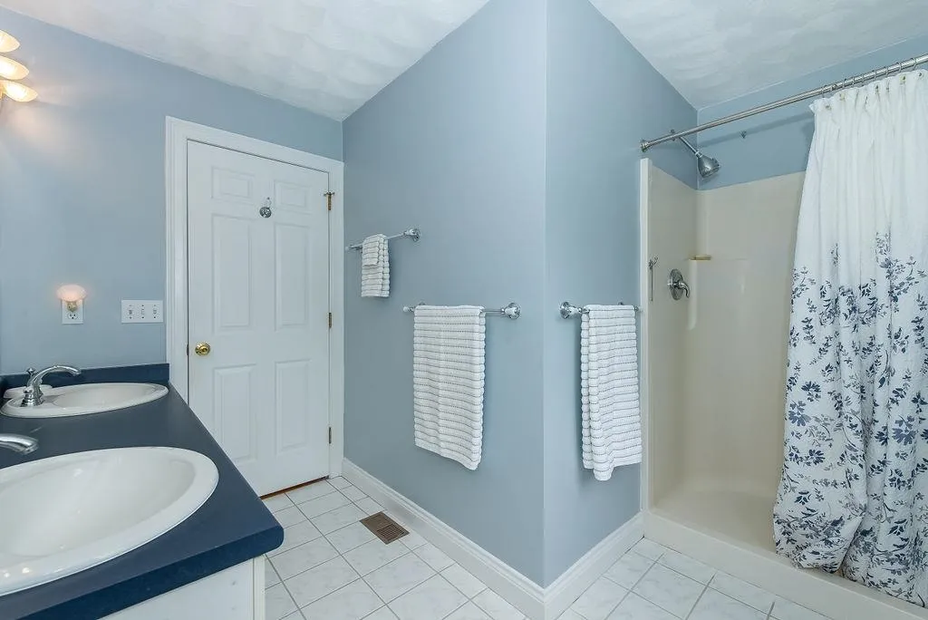 11 Cullen Way Exeter NH 03833