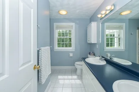 11 Cullen Way Exeter NH 03833