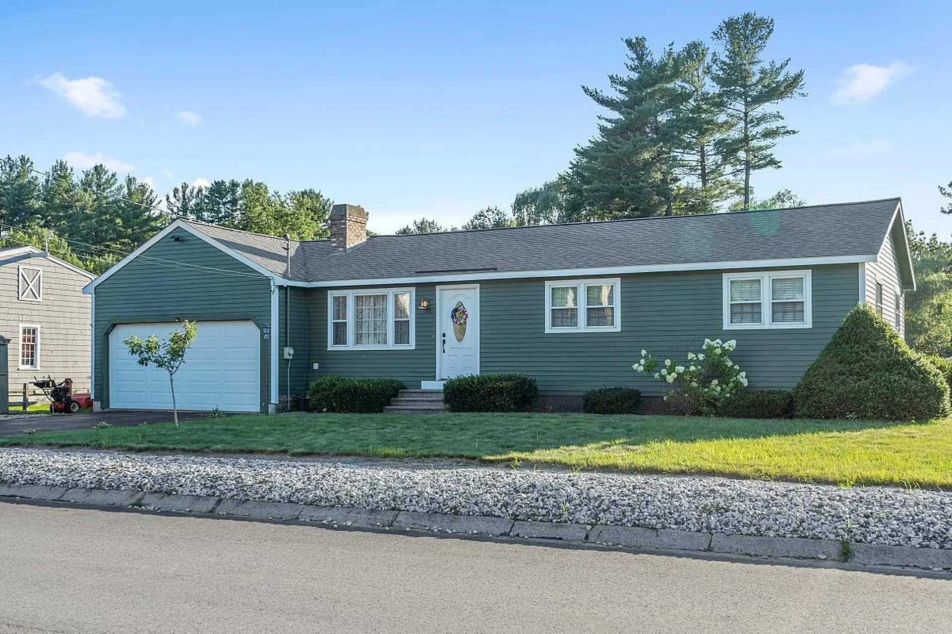13 Bolic Street Nashua NH 03062