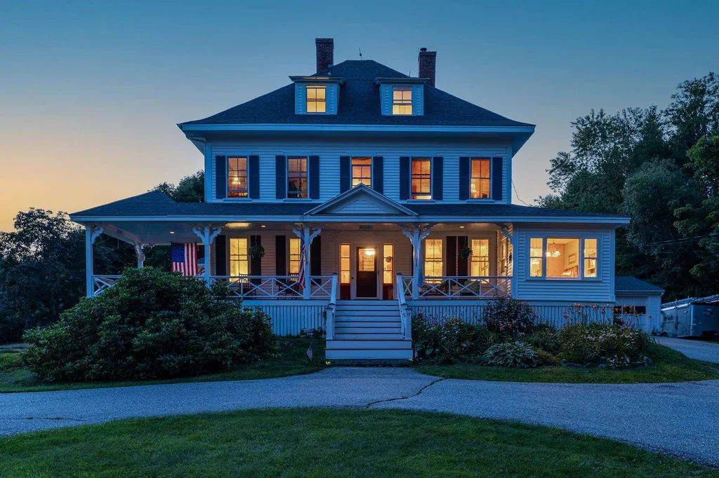 17 Forest Road Wolfeboro NH 03894