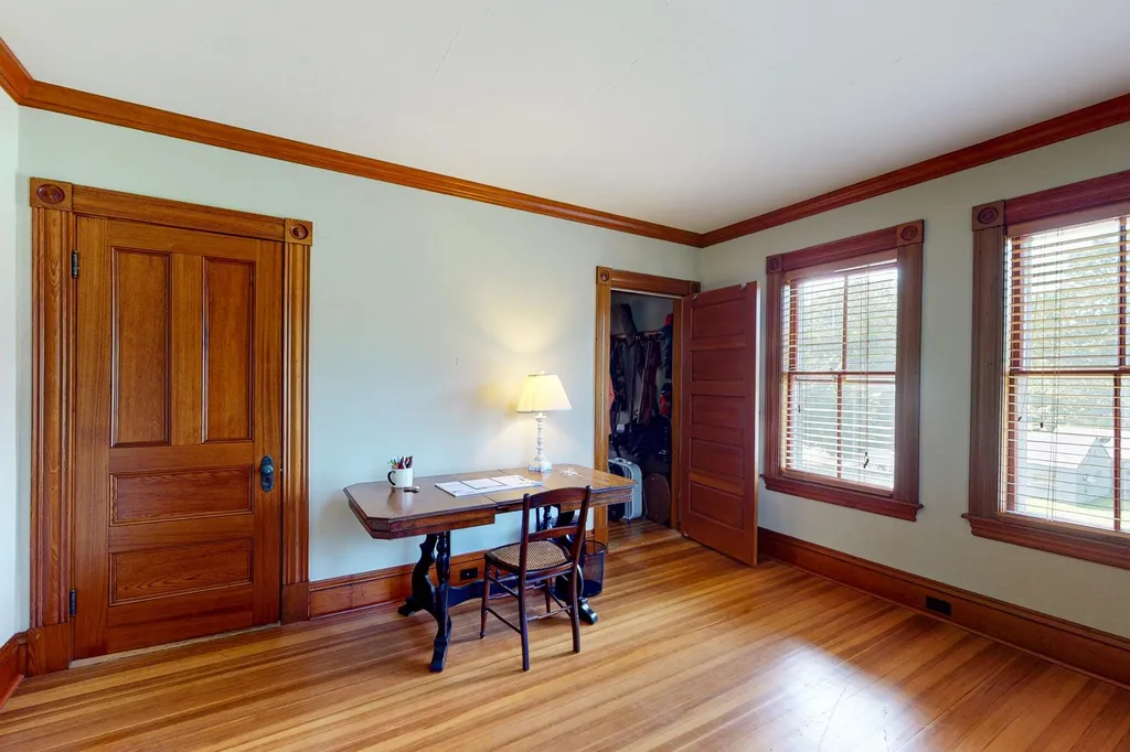 17 Forest Road Wolfeboro NH 03894