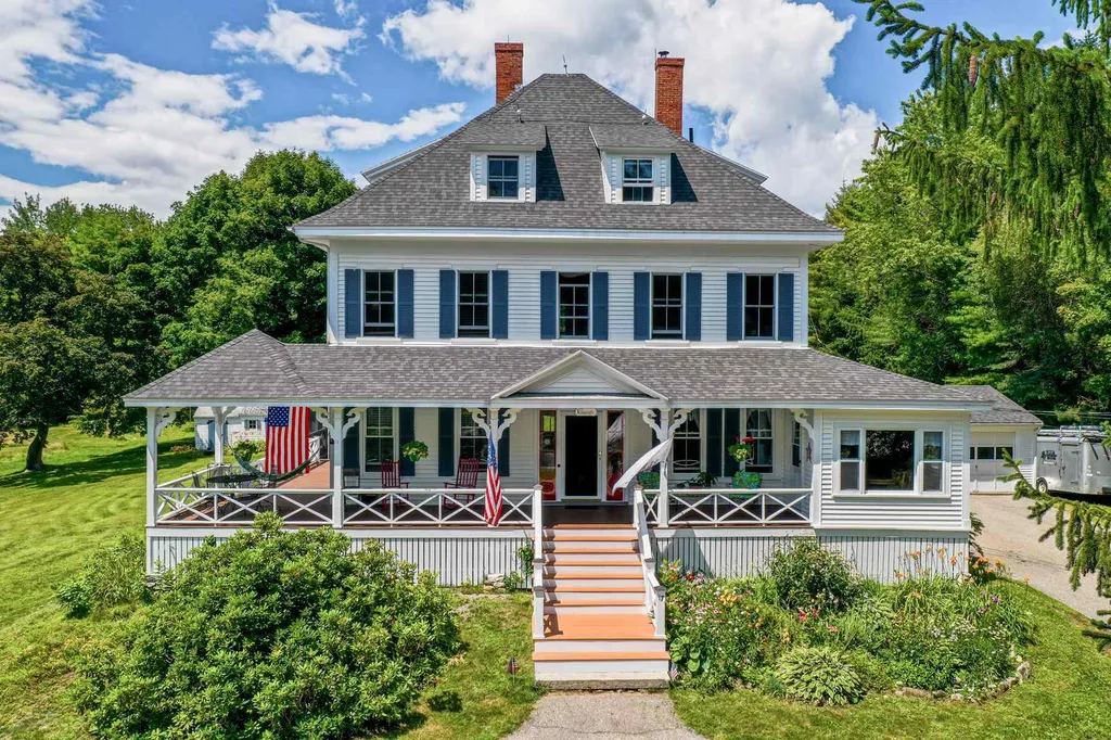 17 Forest Road Wolfeboro NH 03894