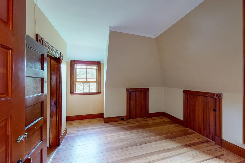 17 Forest Road Wolfeboro NH 03894