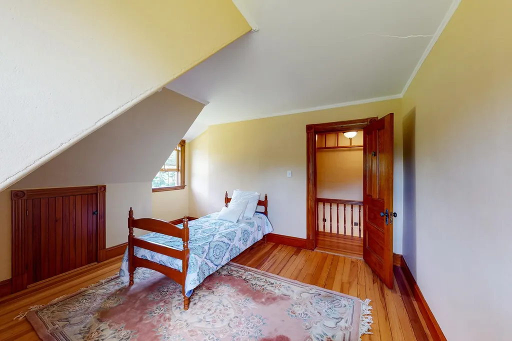 17 Forest Road Wolfeboro NH 03894