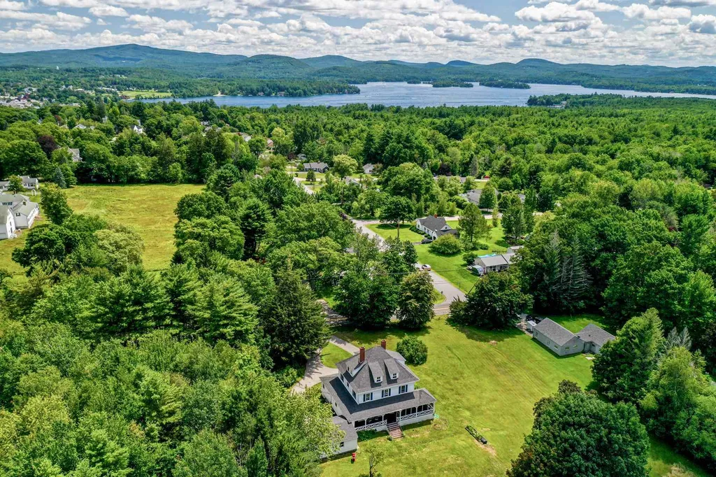 17 Forest Road Wolfeboro NH 03894