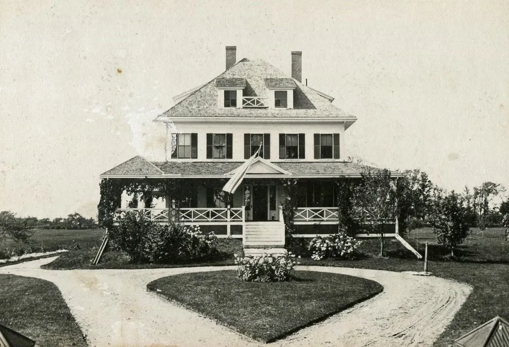 17 Forest Road Wolfeboro NH 03894
