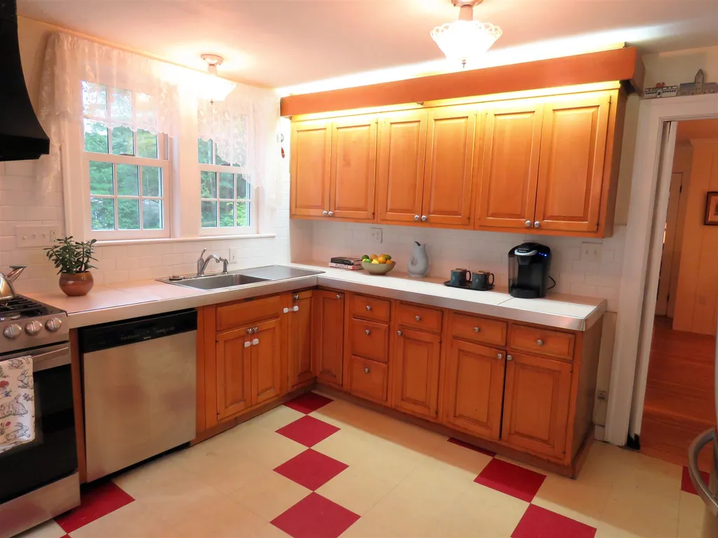 102 Madbury Road Durham NH 03824
