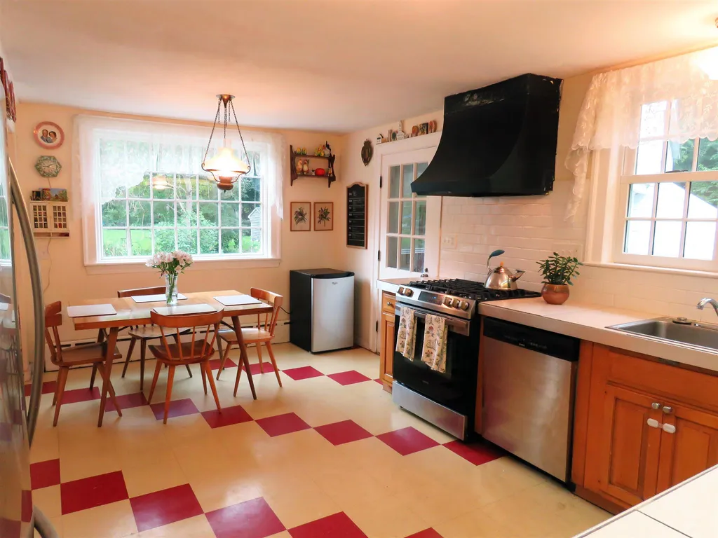 102 Madbury Road Durham NH 03824