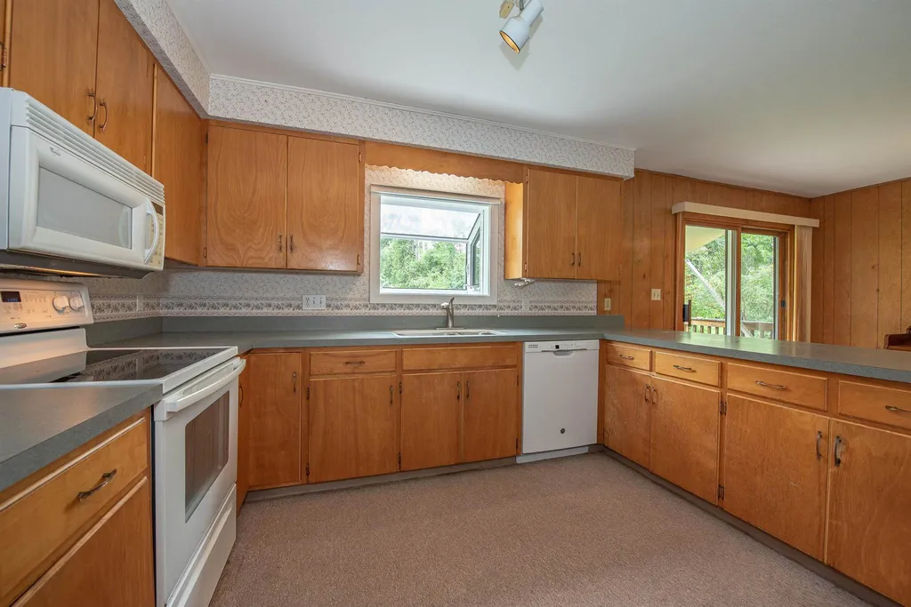 71 Patriots Drive Littleton NH 03561