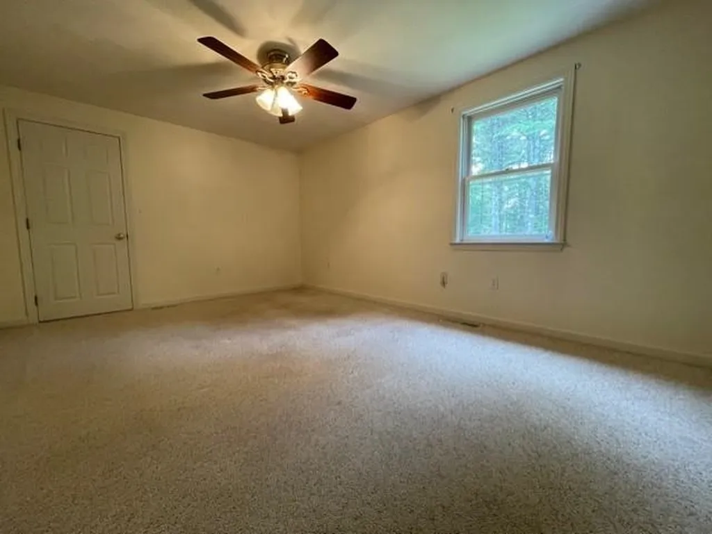 74 Butterfield Mill Road New Boston NH 03070