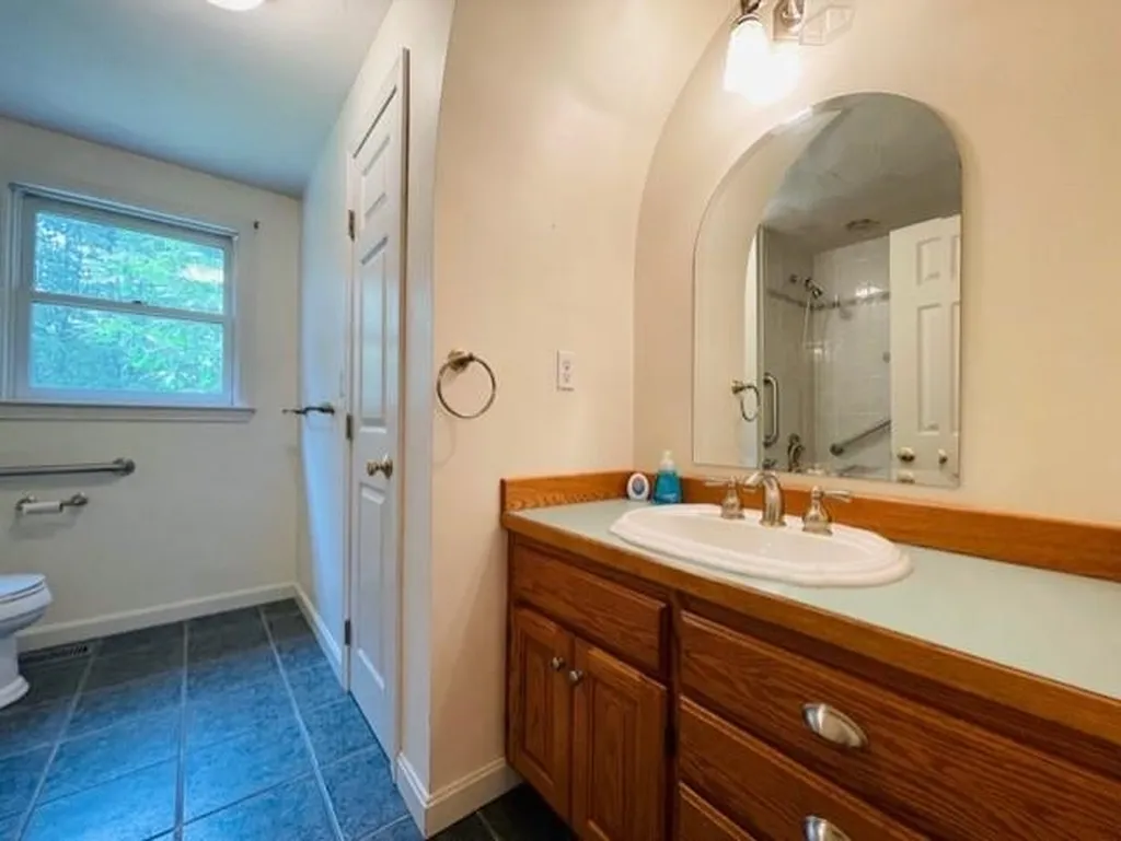 74 Butterfield Mill Road New Boston NH 03070