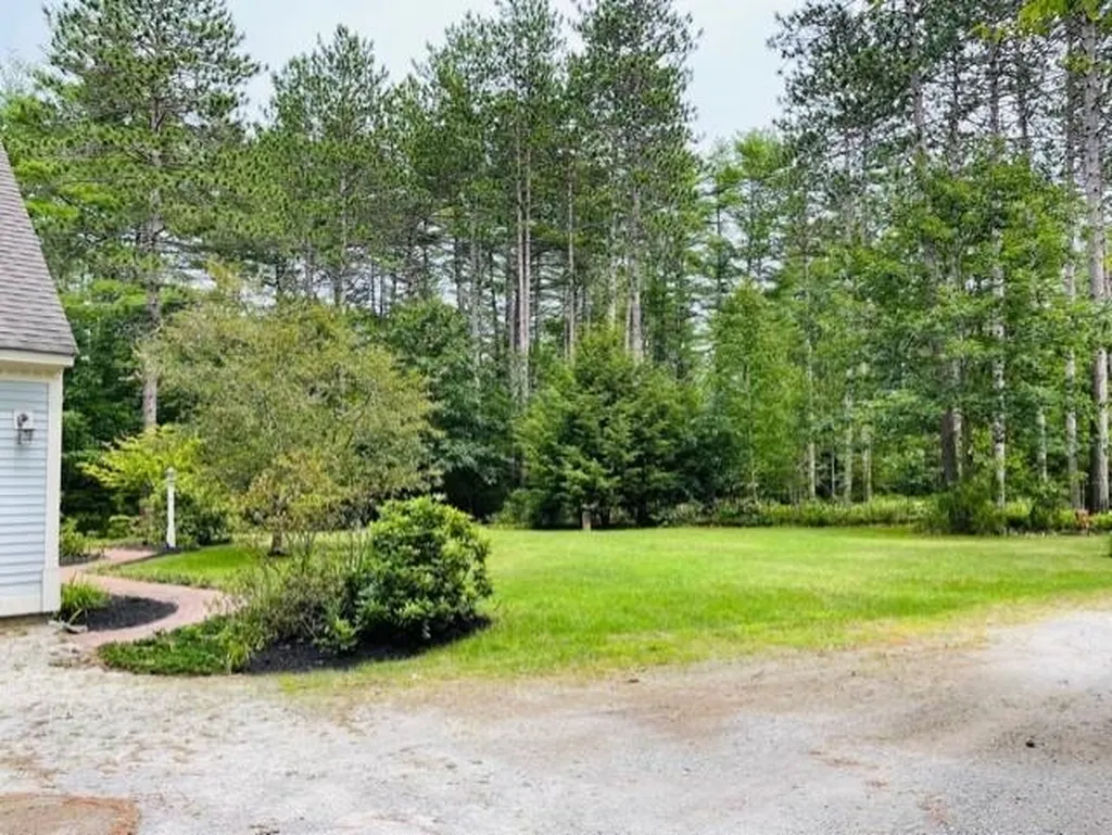 74 Butterfield Mill Road New Boston NH 03070