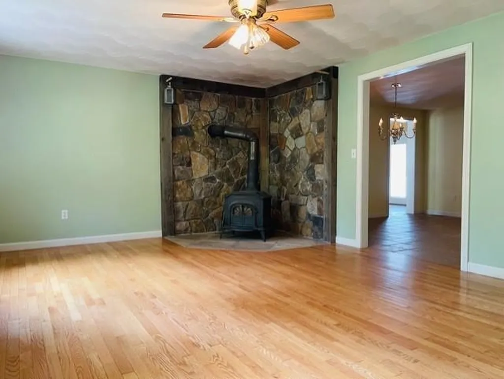 74 Butterfield Mill Road New Boston NH 03070