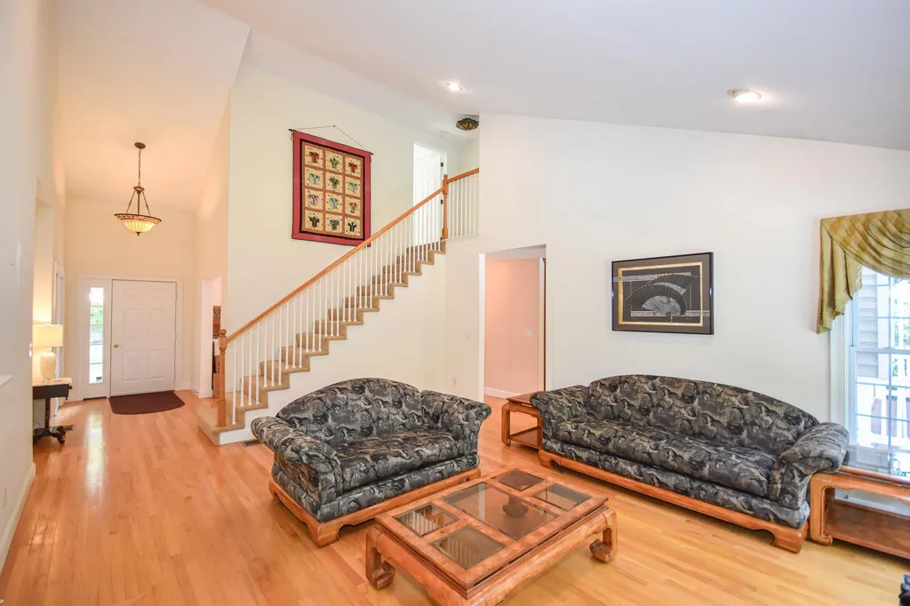 18 Quaker Lane Dover NH 03820