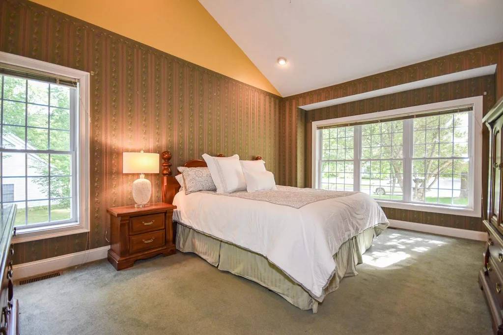 18 Quaker Lane Dover NH 03820