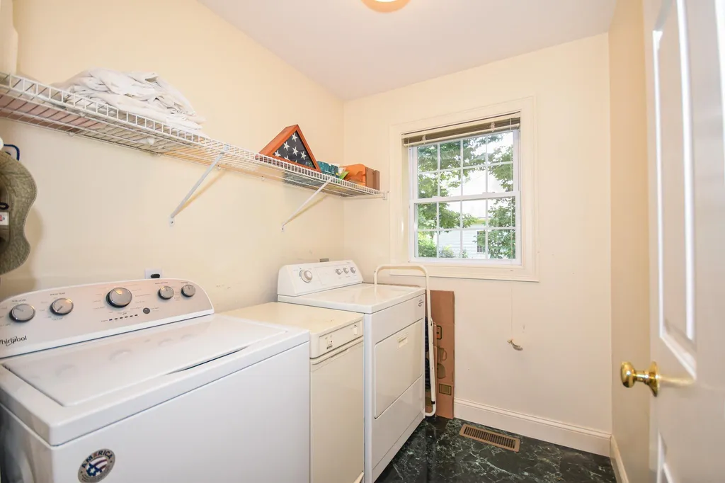 18 Quaker Lane Dover NH 03820