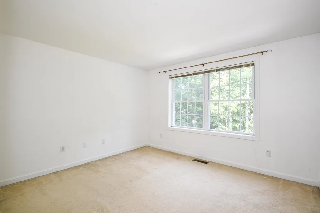 18 Quaker Lane Dover NH 03820