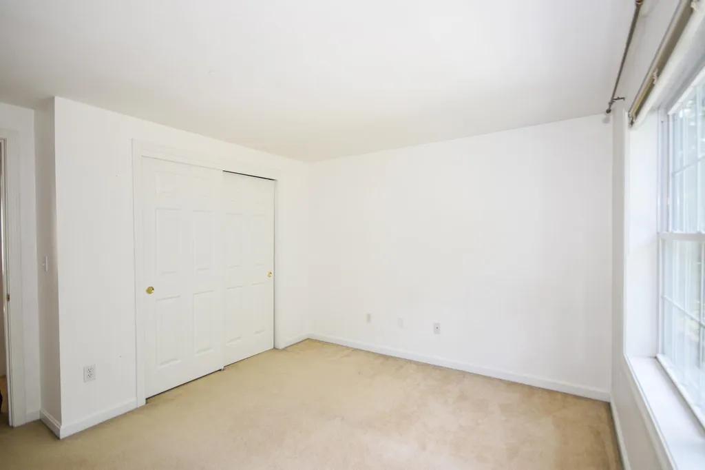 18 Quaker Lane Dover NH 03820